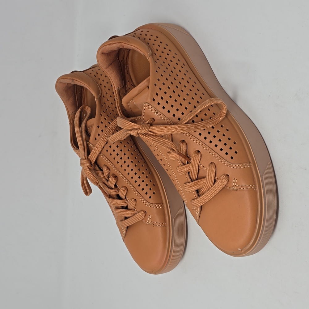 Ecco Street Tray Perforated Sneakers Camel Color Women's Size 5-5.5
